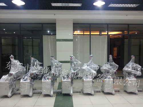 擺臂、側貼貼標機成品展示圖.jpg